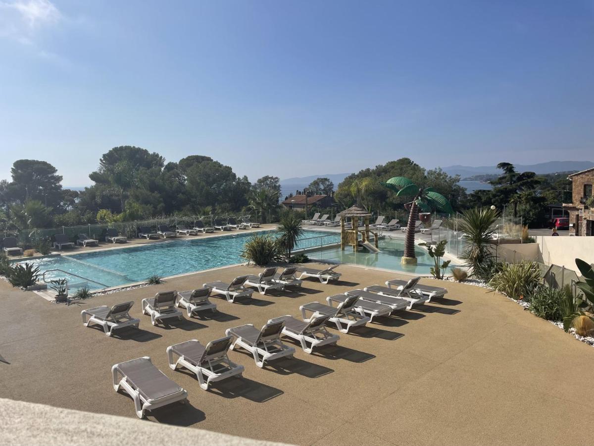 Blue Horizon Hotel Saint-Raphaël Екстериор снимка